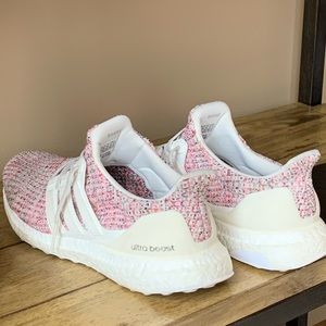 Adidas Women’s Ultra Boost Size 9